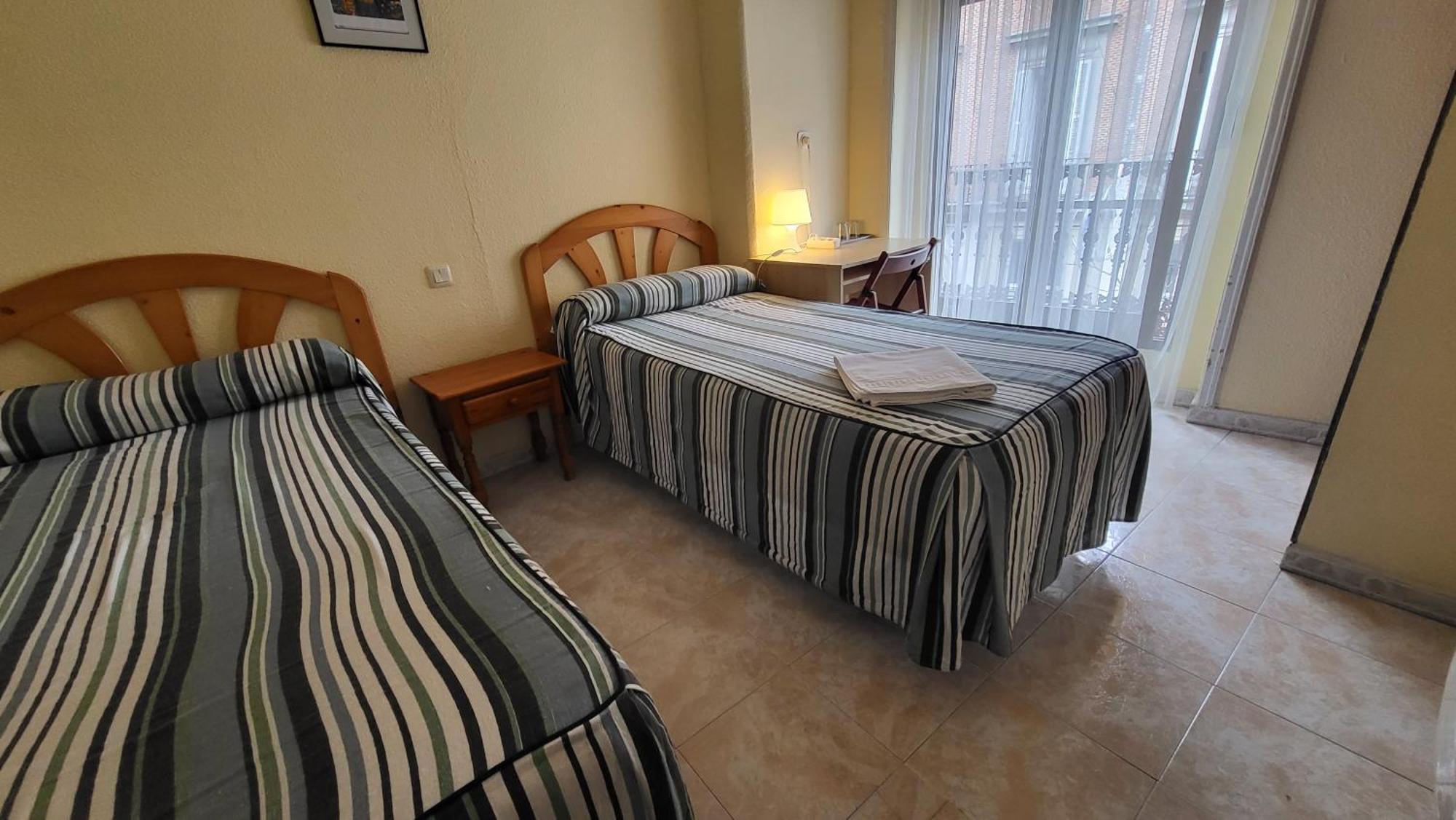Hostal Pacios Мадрид Екстериор снимка