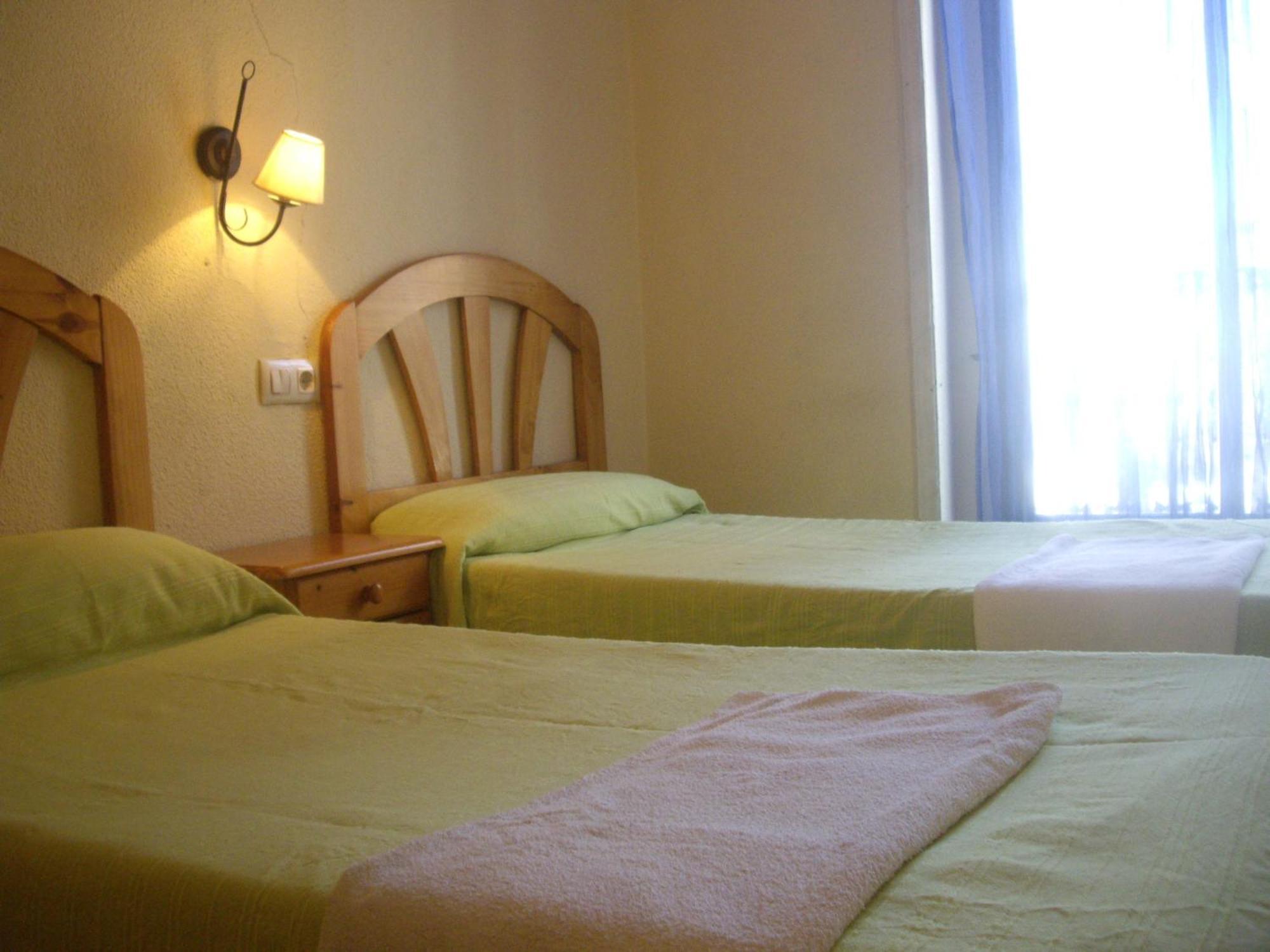 Hostal Pacios Мадрид Екстериор снимка