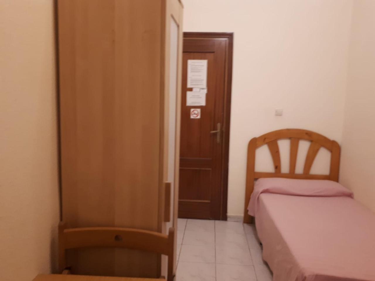 Hostal Pacios Мадрид Екстериор снимка