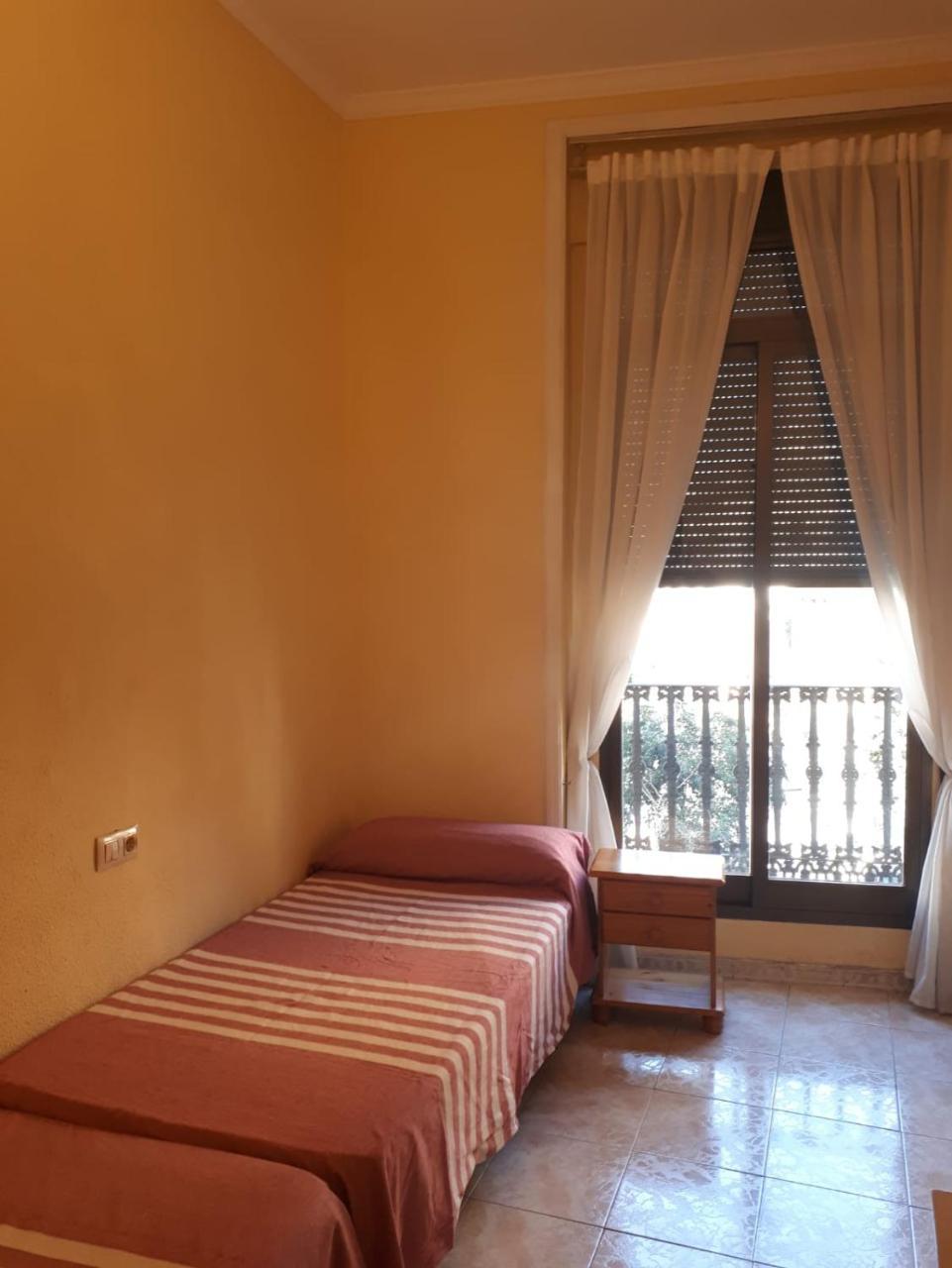 Hostal Pacios Мадрид Екстериор снимка