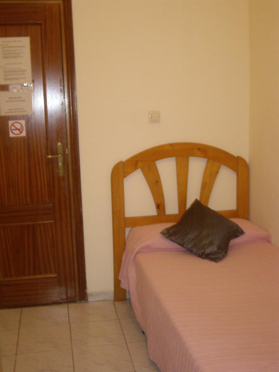 Hostal Pacios Мадрид Екстериор снимка